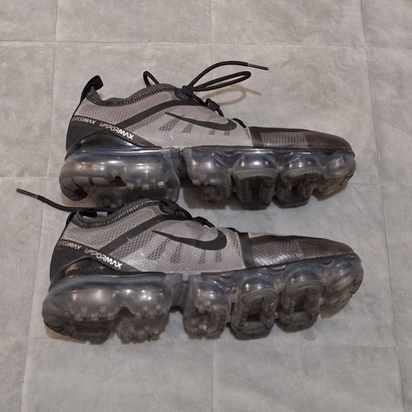 Nike Vapor Max Ghost Black Shoes - Picture 4 of 7